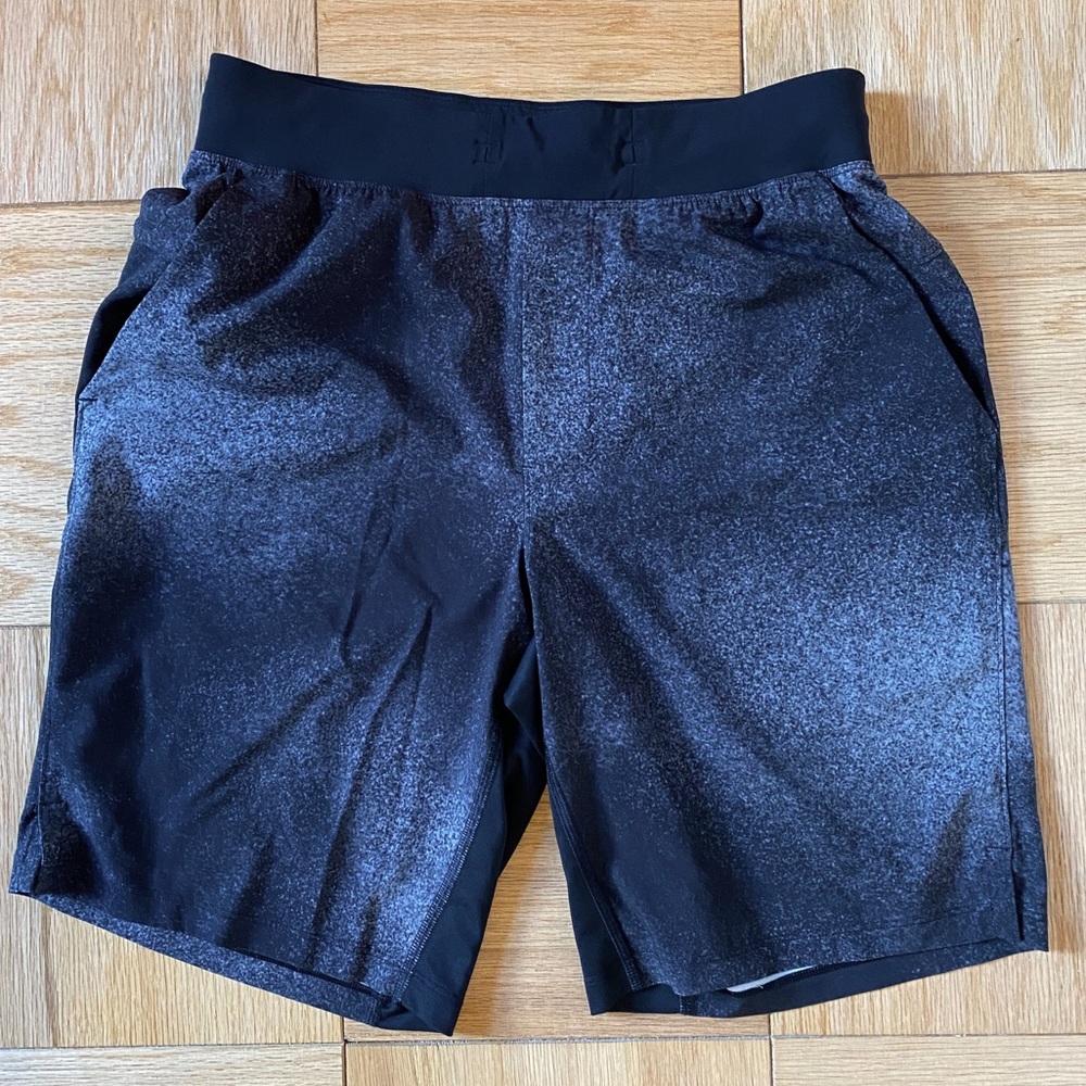 Lululemon T.H.E. Short 9” Linerless (Like New)